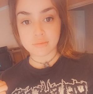 Meet your Posher, Rosealinda